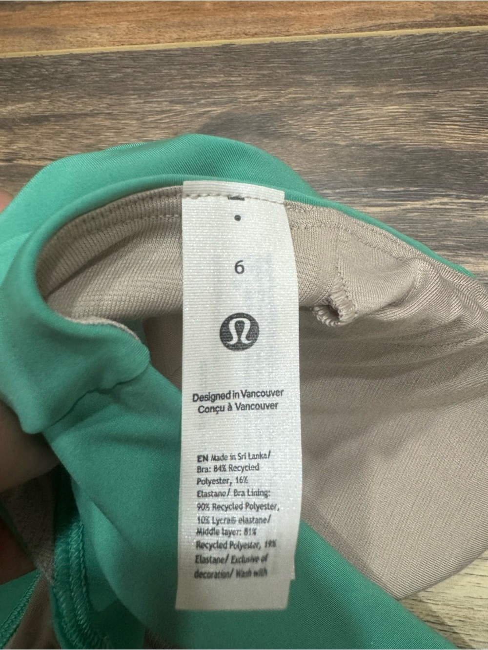 lululemon athletica Envital Bra B/C Green Cross-Back Sports Bra - Picture 4 of 5